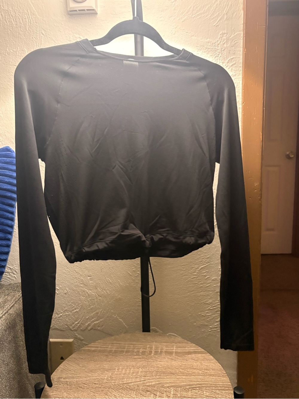 Gymshark Black Long Sleeve Cropped Sweatshirt